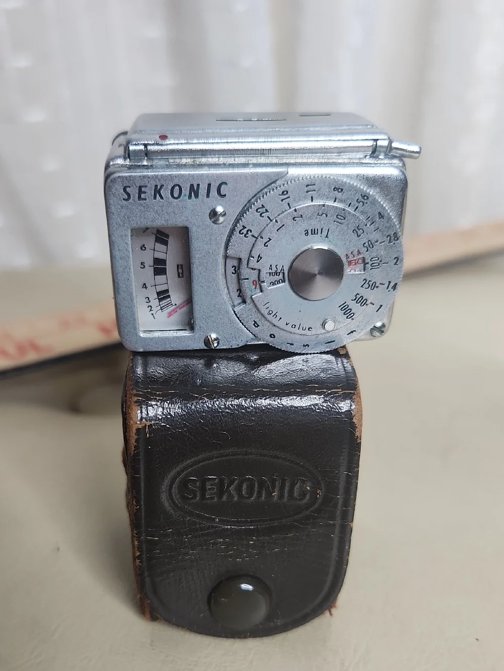 Vintage Sekonic compact incident light meter W/ original leather case